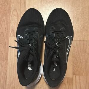 Nike Women’s Winflo 9